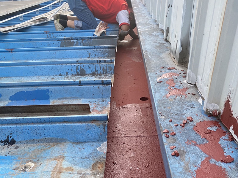 屋面天溝除銹刷防銹漆
