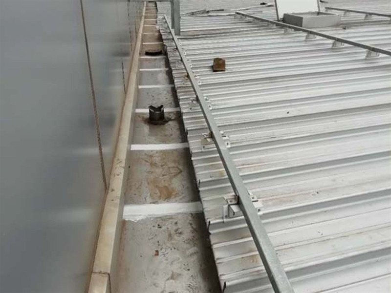 武漢國際博覽中心彩鋼瓦面防水和電梯井防水維修