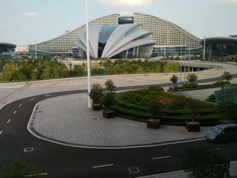 武漢國際博覽中心彩鋼瓦面防水和電梯井防水維修